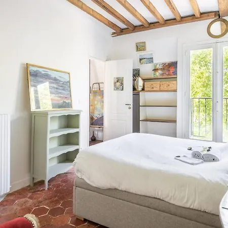 Artistic Hideout With Balcony By Guestready Apartment